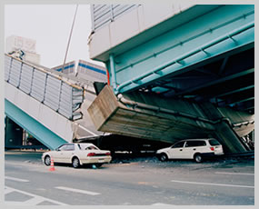 大震災からの復旧と防災 復旧へと立ち向かった人々の記録 1月17日 という長い一日 阪神高速 技術のチカラ